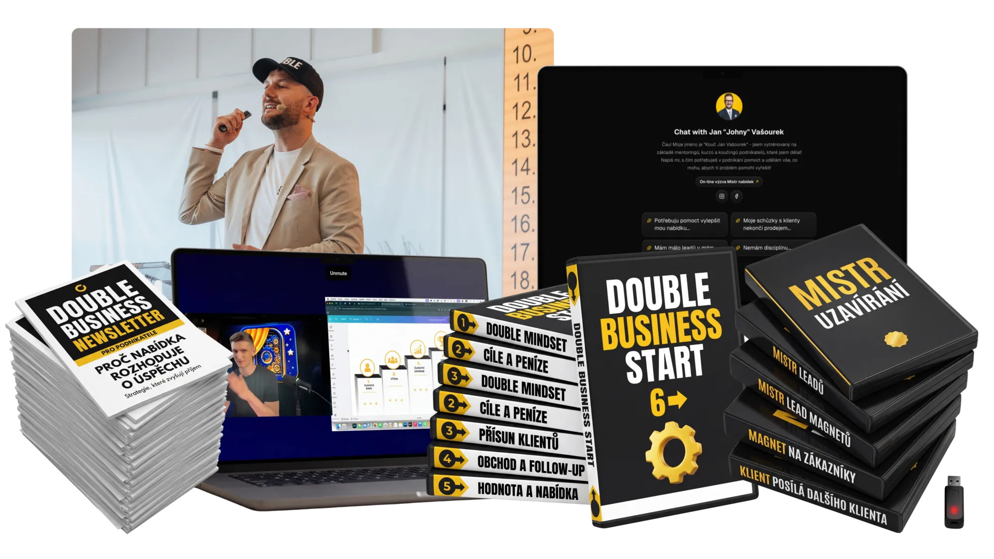 Sestava členství Double Business: knihy, newsletter, notebook s videokurzem, chat s AI Johnym a USB disk, vedle řečníka na pódiu.